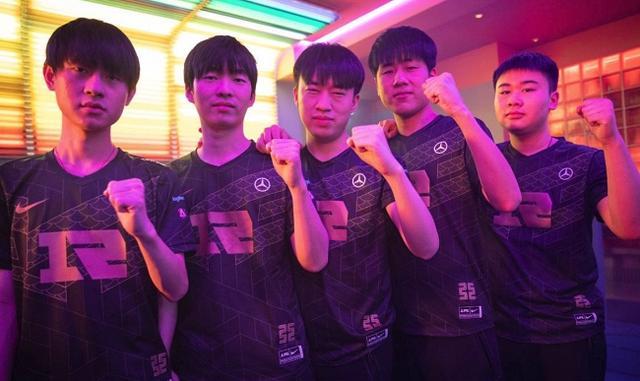 势并赋予球 势并赋予球